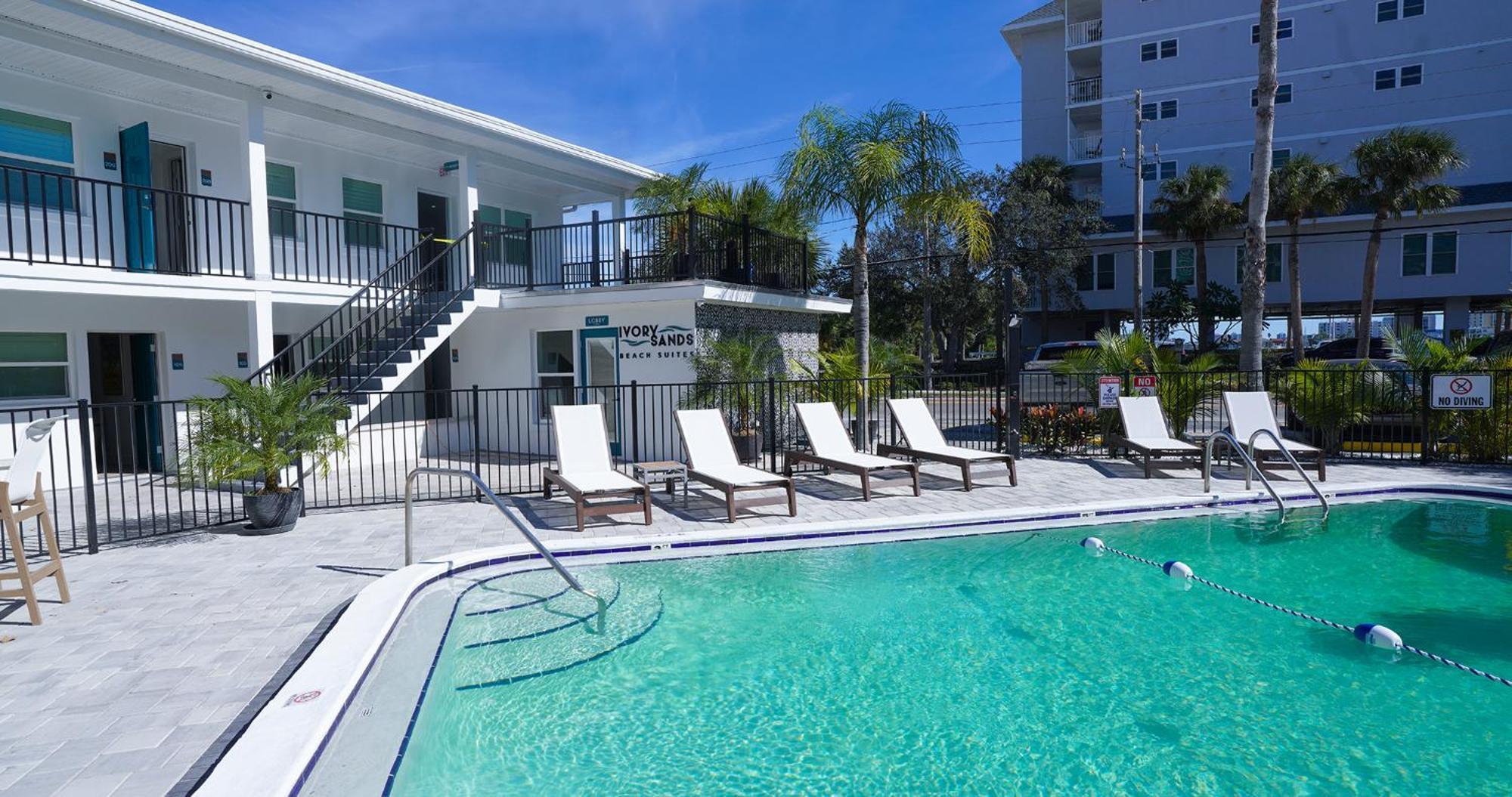 Ivory Sands Beach Suites เคลียร์วอเตอร์บีช ภายนอก รูปภาพ